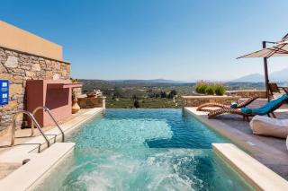 Listen to Nature in a Renovated Traditional Hilltop Villa Liodosifis with Heated Pool - 0