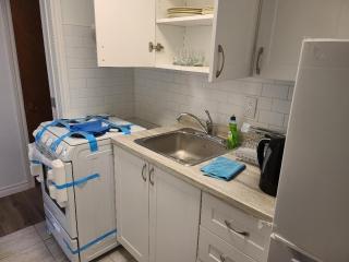 Cozy Montreal Apt - Metro - Restaurants & shops - 7