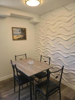 Cozy Montreal Apt - Metro - Restaurants & shops - 2