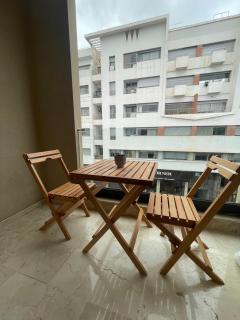 Center Of Casablanca TV 55' & Terrace Franceville - 5