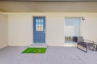 ⟫ Dog Run & Courtyard 2 Bedroom Apt w/King Bed W&D - 1