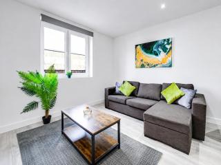 Luxurious 1BR Serviced Apt 03 with WiFi MyRent2Rent - 3