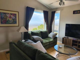 Inn the Sky Guest House Sleeps 4 Firepit - 6