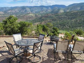 Inn the Sky Guest House Sleeps 4 Firepit - 9