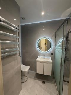 Newly Renovated Home Near City Center - 9