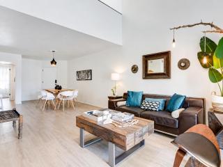 Classy Bohemian Beach Cabana- Close to Beach - 2