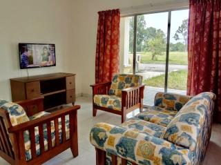 TamanKu Homestay BMLR LFV01, Laketown Villa, bukit merah - 6