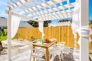 Classy Bohemian Beach Cabana- Close to Beach - 8