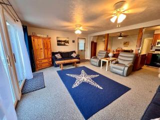 Cozy Red Door Cottage on Jordan Lake - 2