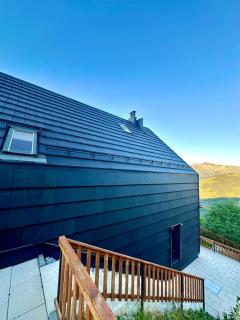 Modern cabin with stunning mountain views - 4
