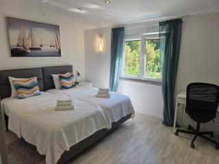 Villa Zara, Heated Pool, Jacuzzi, Sauna, 8 Guests - 1