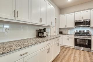 Charming Ozark Abode w/ Yard & Pool Access - 3