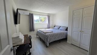 Cozy 2BR Near Downtown Auburn Stay Cool with Air Conditioning - 3