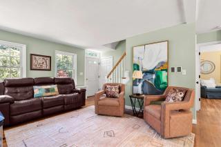 Close to Bike Path 1 Mile to Beaches - 4