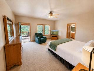 Peaceful Redwood Retreat Cabin with Hot Tub & Incredible Forest Views - 6