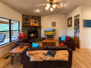 Peaceful Redwood Retreat Cabin with Hot Tub & Incredible Forest Views - 1