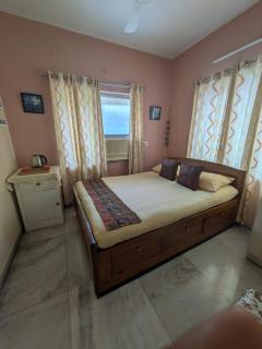 AshKrish Stays - Cozy Premium Room in an Apartment - 8