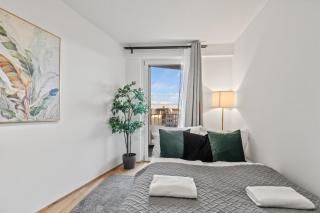 1 or 2BR I Balcony I 15 Min Airport I 20 Min Center - 7