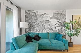 1 or 2BR I Balcony I 15 Min Airport I 20 Min Center - 3