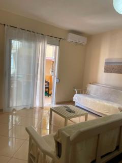 White Apartment Sarande - 2