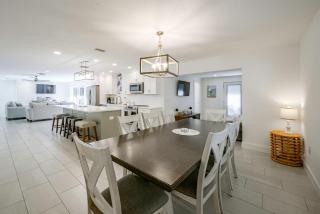 3 Mins to Beach! Poolside Paradise in Siesta Key - 6