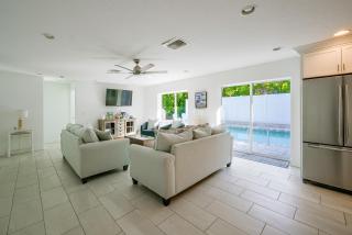 3 Mins to Beach! Poolside Paradise in Siesta Key - 3