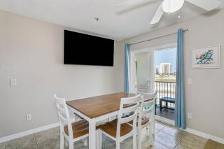 Gulf Island Condos Unit 322 - 9