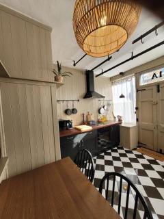 17th Century Dartmoor Retreat - 0