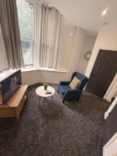 Private Ensuite Room- Walk to Stadium & Metro - 2