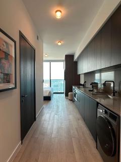 Modern Luxury Studio in Downtown Miami - 4
