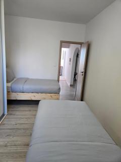 Cozy Urban Residence - 2BR - Sleeps 6 - Near Old Town - 4