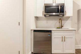 Spacious 4BR Home wBackyardSleeps 8Full Kitchen - 1