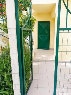 Petros Garden House - 4