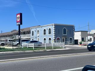 Hwy 59 Motel Laredo Medical Center - 0