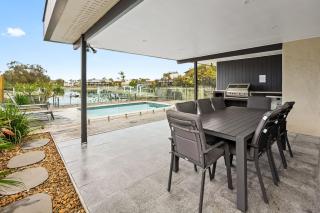 Waterfront house with pool and AC, sleep up to 11 guests - Mooloolaba - 8