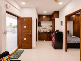VJH 602 1BHK Flat by Charter Stays - 5