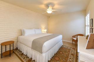 Resort Living with Golf Course Views - 4