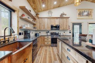 Bear Butte Hideaway - 2