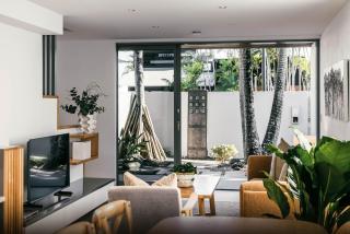 Eventide - 5 min walk to Hastings Street - 9