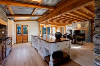 Altitude Vista by NZSIR Luxury Rental Homes - 9