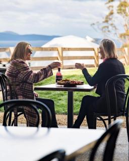 Land Nautical Glamping and Distillery - 8