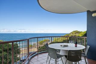 Azure Dreaming - Beachfront Villa at Coolum Beach - 2