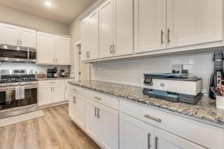 Family-Friendly Ozark Villa - Centrally Located - 1