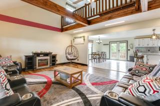 Game Room & Countryside Views! Salvisa Family Gem - 4