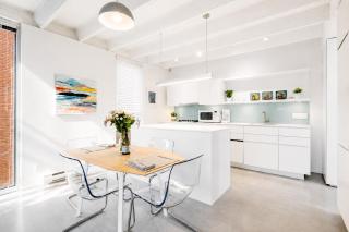 Modern, Bright & Central 1-Bed Downtown Apt close to Rogers Arena - 6