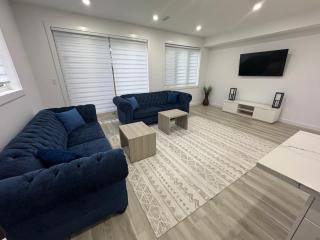 Stylish New Home Near Downtown & Highway - Kitchener - 9