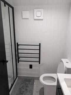Modern Frankton Stay And Free Dedicated Parking - 2
