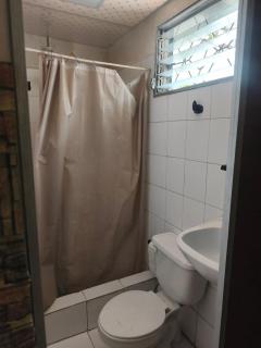 DEPARTAMENTO FAMILIAR PARA 1 a 8 PERSONAS, INDEPENDIENTE , EN AMBATO - 3