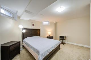 Cozy Basement Bedroom with Private Bathroom and Free Parking - 4