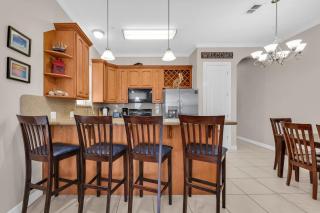 Private Balcony & Pool Beachfront Condo - 9